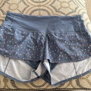 Lululemon size 4 speed ups